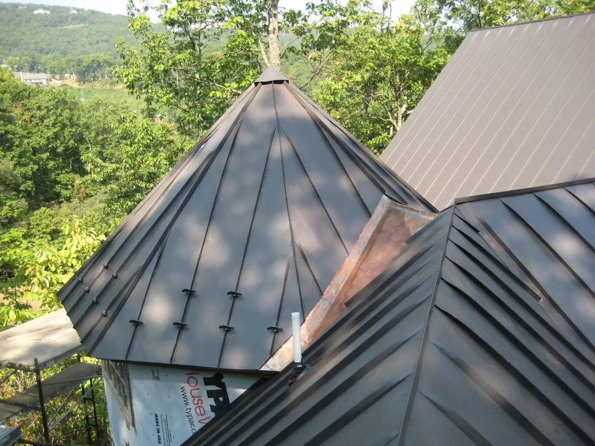 Professional Gutter Cleaning by Craftsman Roofing in Del Rey